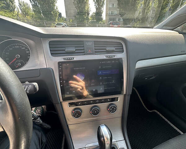 Белый Фольксваген Гольф, объемом двигателя 1.8 л и пробегом 64 тыс. км за 10700 $, фото 19 на Automoto.ua