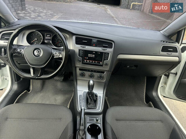 Білий Фольксваген Гольф, об'ємом двигуна 1.78 л та пробігом 175 тис. км за 9999 $, фото 14 на Automoto.ua