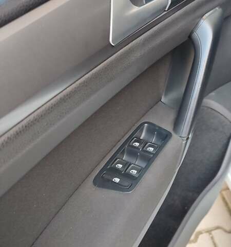 Білий Фольксваген Гольф, об'ємом двигуна 1.6 л та пробігом 221 тис. км за 9650 $, фото 26 на Automoto.ua