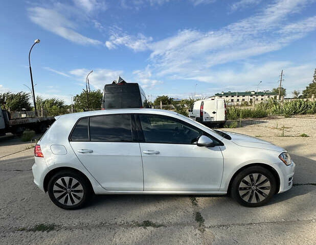 Белый Фольксваген Гольф, объемом двигателя 1.8 л и пробегом 64 тыс. км за 10700 $, фото 11 на Automoto.ua