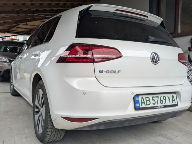 Белый Фольксваген Гольф, объемом двигателя 0 л и пробегом 123 тыс. км за 8500 $, фото 1 на Automoto.ua