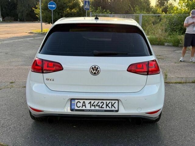 Белый Фольксваген Гольф, объемом двигателя 2 л и пробегом 190 тыс. км за 13000 $, фото 4 на Automoto.ua