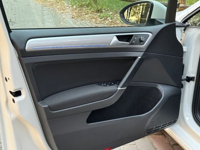 Белый Фольксваген Гольф, объемом двигателя 0 л и пробегом 89 тыс. км за 8450 $, фото 12 на Automoto.ua