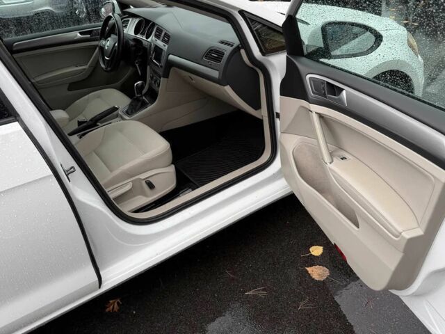 Белый Фольксваген Гольф, объемом двигателя 1.8 л и пробегом 71 тыс. км за 2500 $, фото 9 на Automoto.ua