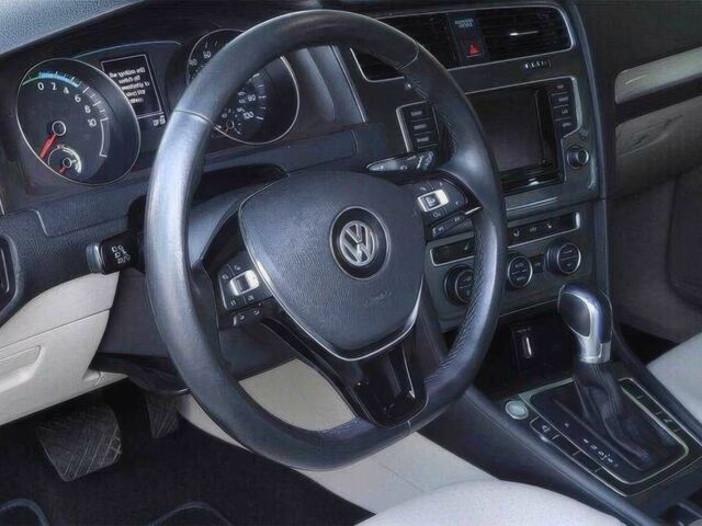 Белый Фольксваген Гольф, объемом двигателя 0 л и пробегом 70 тыс. км за 9200 $, фото 8 на Automoto.ua