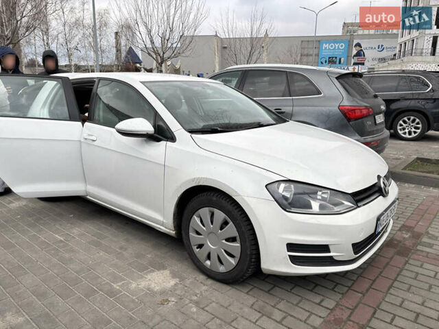 Белый Фольксваген Гольф, объемом двигателя 1.79 л и пробегом 183 тыс. км за 10200 $, фото 2 на Automoto.ua