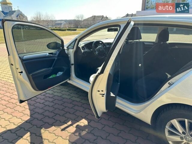 Белый Фольксваген Гольф, объемом двигателя 1.8 л и пробегом 143 тыс. км за 9300 $, фото 8 на Automoto.ua