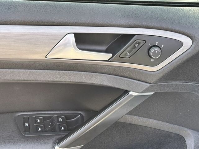 Білий Фольксваген Гольф, об'ємом двигуна 2 л та пробігом 256 тис. км за 11800 $, фото 18 на Automoto.ua