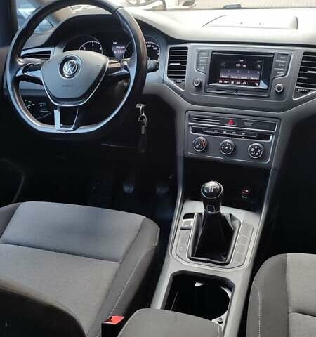 Білий Фольксваген Гольф, об'ємом двигуна 1.6 л та пробігом 221 тис. км за 9650 $, фото 19 на Automoto.ua