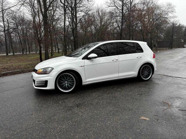 Белый Фольксваген Гольф, объемом двигателя 2 л и пробегом 114 тыс. км за 14990 $, фото 1 на Automoto.ua