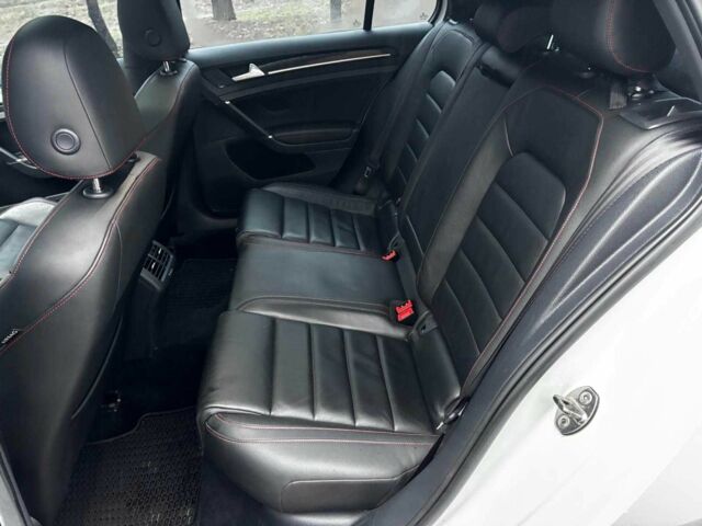 Белый Фольксваген Гольф, объемом двигателя 2 л и пробегом 114 тыс. км за 14990 $, фото 13 на Automoto.ua