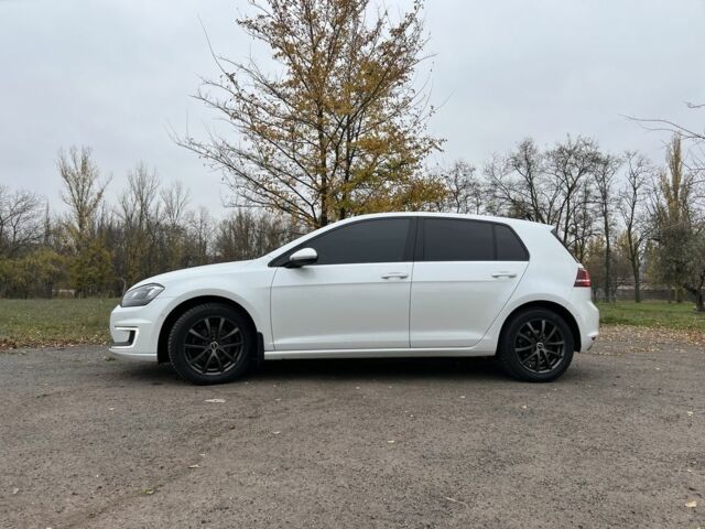 Белый Фольксваген Гольф, объемом двигателя 0 л и пробегом 216 тыс. км за 9300 $, фото 2 на Automoto.ua