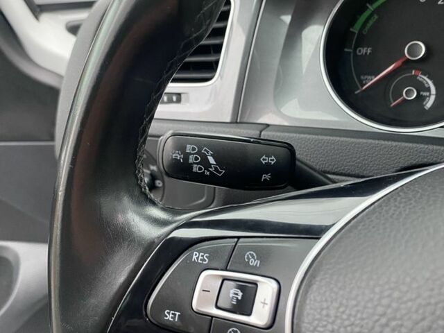 Белый Фольксваген Гольф, объемом двигателя 0 л и пробегом 118 тыс. км за 8600 $, фото 14 на Automoto.ua