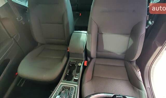 Білий Фольксваген Гольф, об'ємом двигуна 1.97 л та пробігом 130 тис. км за 13200 $, фото 31 на Automoto.ua