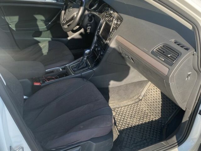 Белый Фольксваген Гольф, объемом двигателя 0 л и пробегом 164 тыс. км за 9200 $, фото 10 на Automoto.ua