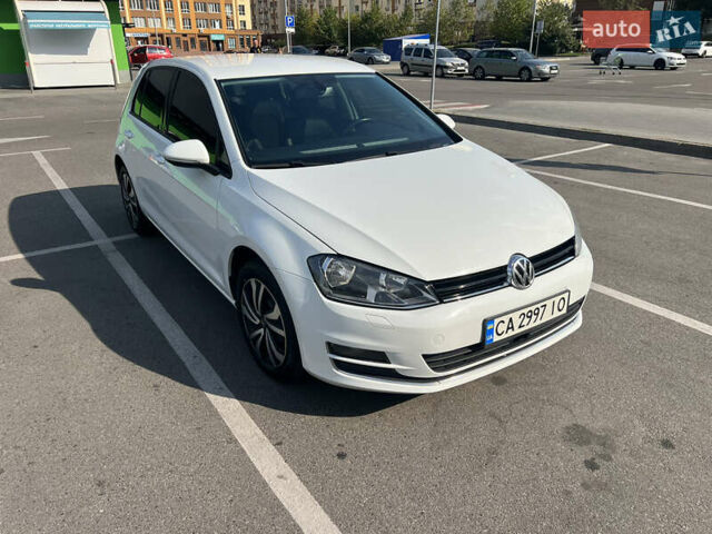 Белый Фольксваген Гольф, объемом двигателя 1.6 л и пробегом 250 тыс. км за 11700 $, фото 5 на Automoto.ua