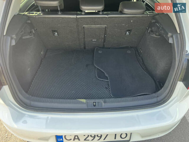 Белый Фольксваген Гольф, объемом двигателя 1.6 л и пробегом 250 тыс. км за 11700 $, фото 24 на Automoto.ua