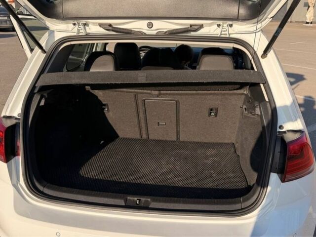 Белый Фольксваген Гольф, объемом двигателя 0 л и пробегом 158 тыс. км за 8000 $, фото 10 на Automoto.ua