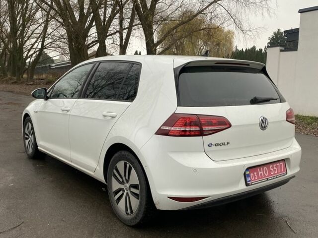 Белый Фольксваген Гольф, объемом двигателя 0 л и пробегом 118 тыс. км за 8600 $, фото 2 на Automoto.ua