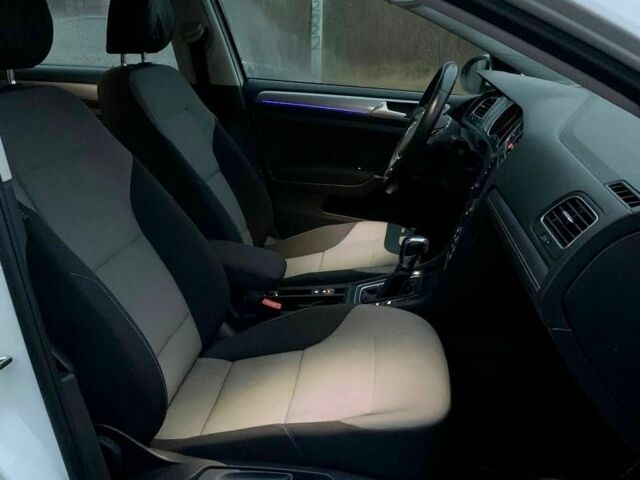 Білий Фольксваген Гольф, об'ємом двигуна 0 л та пробігом 80 тис. км за 8400 $, фото 7 на Automoto.ua