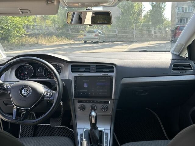 Белый Фольксваген Гольф, объемом двигателя 1.8 л и пробегом 64 тыс. км за 10700 $, фото 9 на Automoto.ua