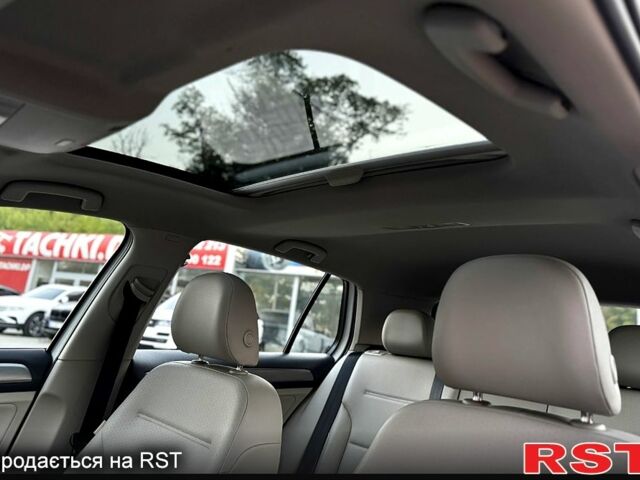 Белый Фольксваген Гольф, объемом двигателя 1.8 л и пробегом 142 тыс. км за 13500 $, фото 12 на Automoto.ua