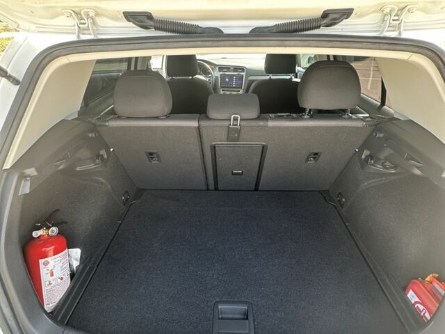 Белый Фольксваген Гольф, объемом двигателя 1.8 л и пробегом 64 тыс. км за 10700 $, фото 7 на Automoto.ua