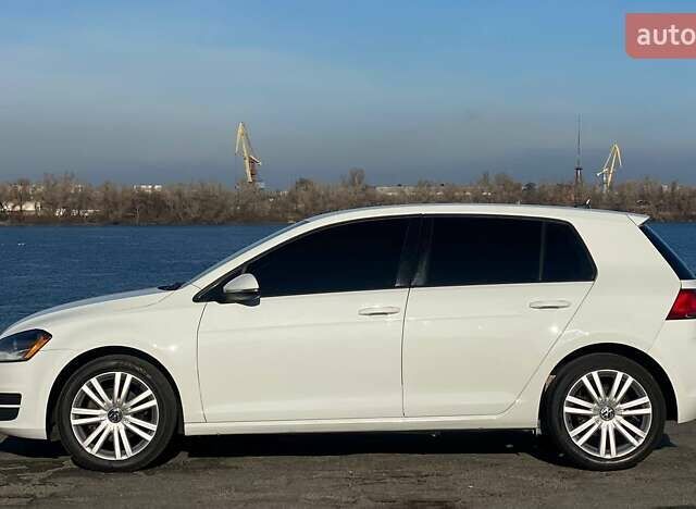 Белый Фольксваген Гольф, объемом двигателя 1.8 л и пробегом 141 тыс. км за 11300 $, фото 6 на Automoto.ua