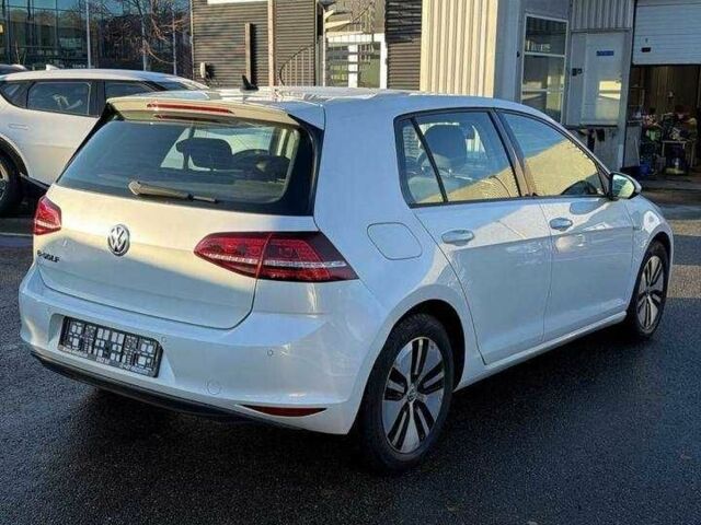 Белый Фольксваген Гольф, объемом двигателя 0 л и пробегом 126 тыс. км за 9300 $, фото 2 на Automoto.ua