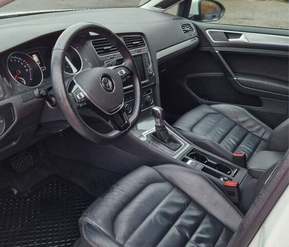 Білий Фольксваген Гольф, об'ємом двигуна 0 л та пробігом 63 тис. км за 7800 $, фото 4 на Automoto.ua