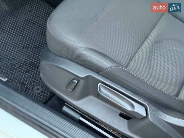 Белый Фольксваген Гольф, объемом двигателя 1.8 л и пробегом 149 тыс. км за 9799 $, фото 35 на Automoto.ua