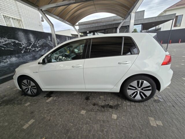 Белый Фольксваген Гольф, объемом двигателя 0 л и пробегом 99 тыс. км за 8900 $, фото 4 на Automoto.ua