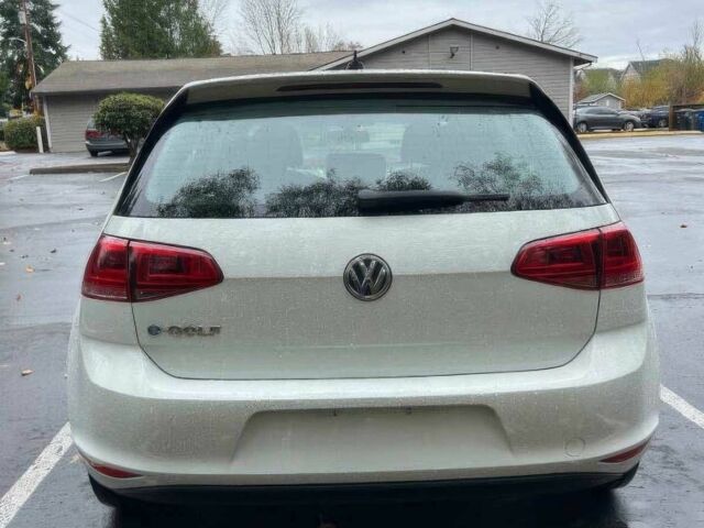 Белый Фольксваген Гольф, объемом двигателя 0 л и пробегом 77 тыс. км за 4500 $, фото 4 на Automoto.ua