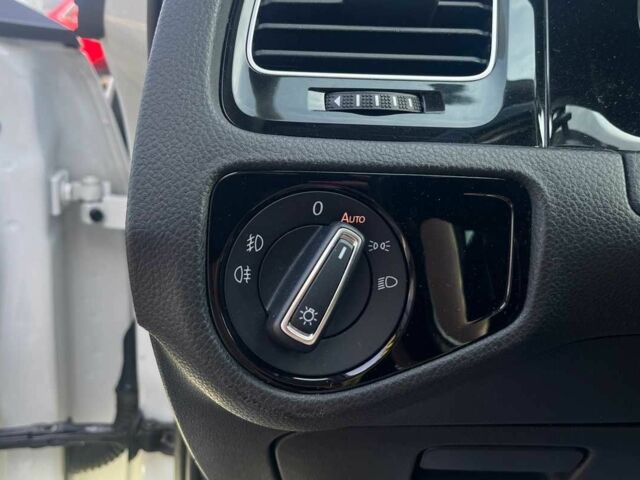 Білий Фольксваген Гольф, об'ємом двигуна 1.4 л та пробігом 256 тис. км за 13500 $, фото 19 на Automoto.ua