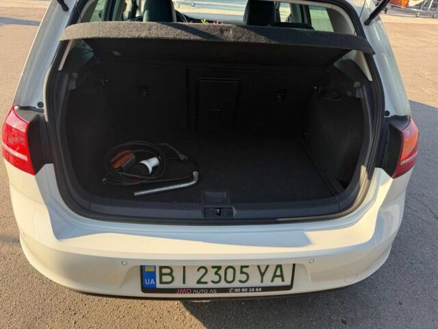 Білий Фольксваген Гольф, об'ємом двигуна 0 л та пробігом 132 тис. км за 9200 $, фото 4 на Automoto.ua