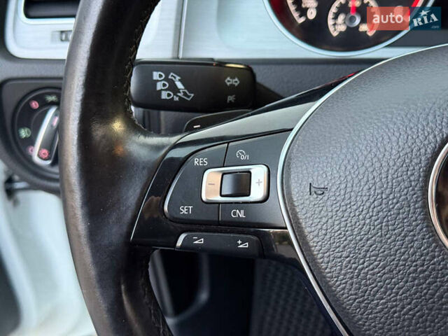 Белый Фольксваген Гольф, объемом двигателя 1.8 л и пробегом 149 тыс. км за 9799 $, фото 37 на Automoto.ua