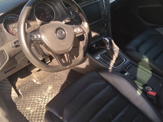 Белый Фольксваген Гольф, объемом двигателя 0 л и пробегом 144 тыс. км за 10000 $, фото 6 на Automoto.ua