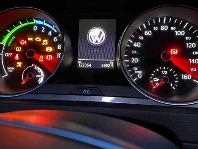 Белый Фольксваген Гольф, объемом двигателя 0 л и пробегом 122 тыс. км за 8200 $, фото 5 на Automoto.ua