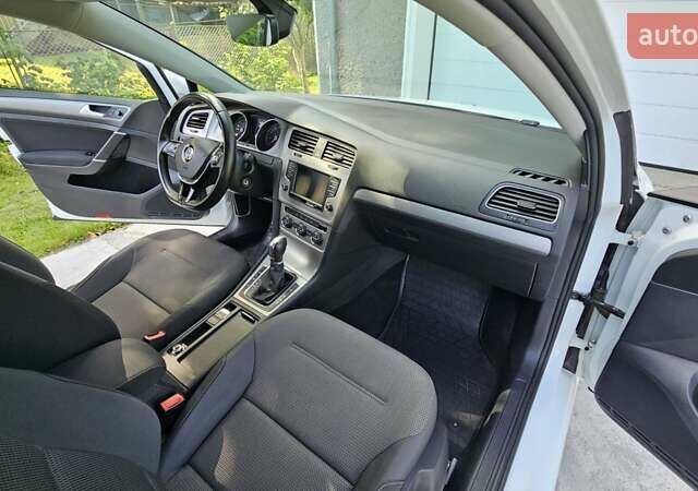 Белый Фольксваген Гольф, объемом двигателя 1.6 л и пробегом 197 тыс. км за 13800 $, фото 32 на Automoto.ua