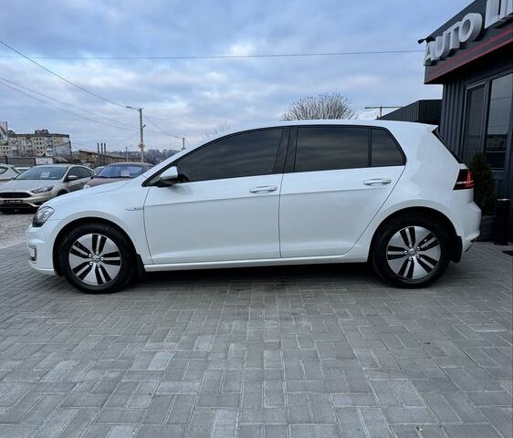 Белый Фольксваген Гольф, объемом двигателя 0 л и пробегом 154 тыс. км за 9900 $, фото 7 на Automoto.ua