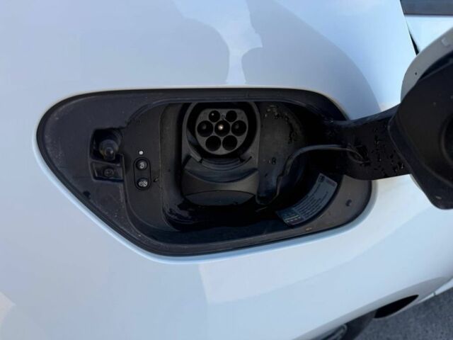 Білий Фольксваген Гольф, об'ємом двигуна 0 л та пробігом 132 тис. км за 9200 $, фото 6 на Automoto.ua