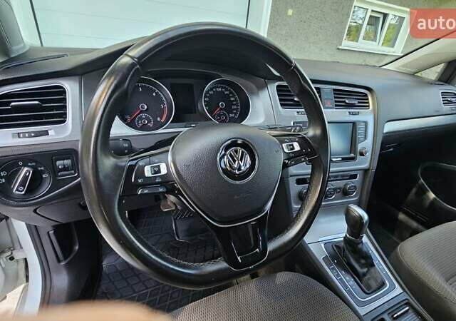 Белый Фольксваген Гольф, объемом двигателя 1.6 л и пробегом 197 тыс. км за 13800 $, фото 28 на Automoto.ua