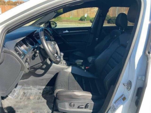 Белый Фольксваген Гольф, объемом двигателя 2 л и пробегом 110 тыс. км за 11200 $, фото 8 на Automoto.ua