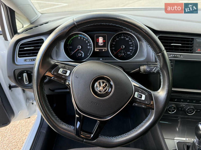 Білий Фольксваген Гольф, об'ємом двигуна 0 л та пробігом 36 тис. км за 12500 $, фото 14 на Automoto.ua