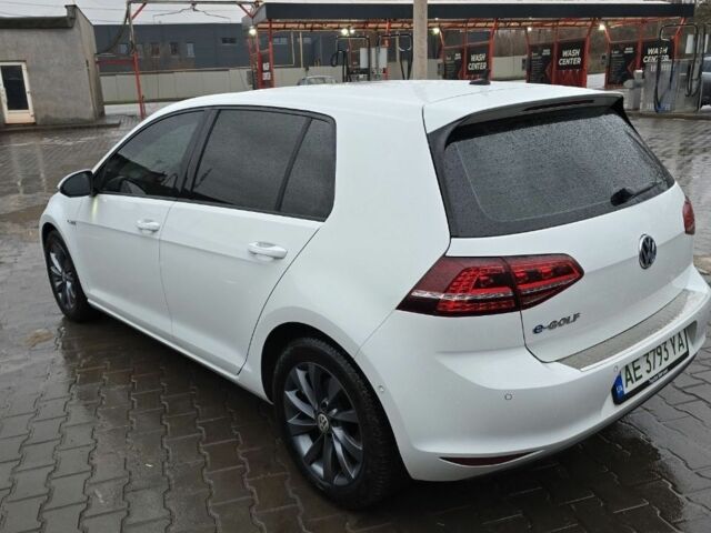 Белый Фольксваген Гольф, объемом двигателя 0 л и пробегом 70 тыс. км за 9500 $, фото 3 на Automoto.ua