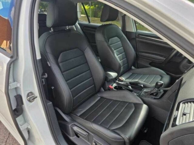 Белый Фольксваген Гольф, объемом двигателя 1.8 л и пробегом 119 тыс. км за 2900 $, фото 17 на Automoto.ua