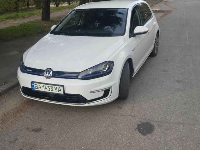 Белый Фольксваген Гольф, объемом двигателя 0 л и пробегом 128 тыс. км за 9200 $, фото 5 на Automoto.ua