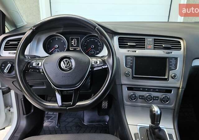 Белый Фольксваген Гольф, объемом двигателя 1.6 л и пробегом 197 тыс. км за 13800 $, фото 21 на Automoto.ua