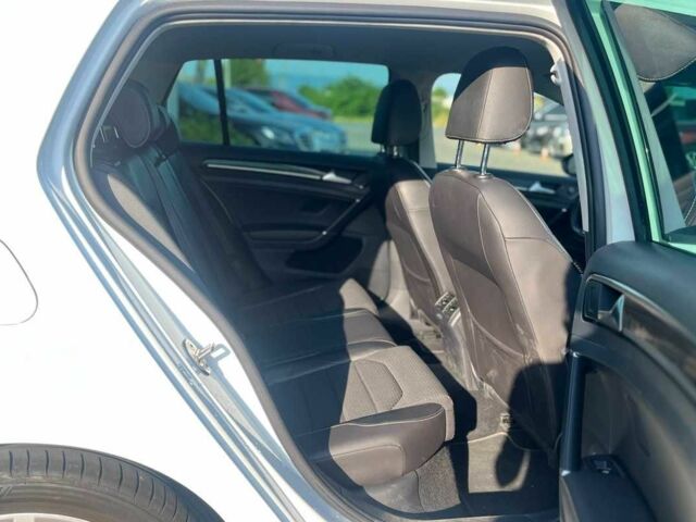 Білий Фольксваген Гольф, об'ємом двигуна 1.4 л та пробігом 256 тис. км за 13500 $, фото 12 на Automoto.ua