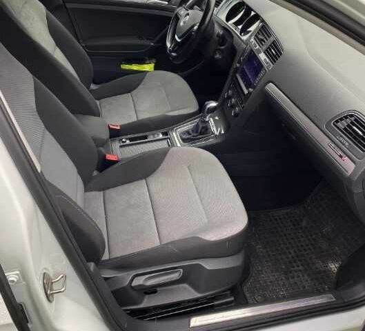 Белый Фольксваген Гольф, объемом двигателя 0 л и пробегом 122 тыс. км за 8200 $, фото 3 на Automoto.ua